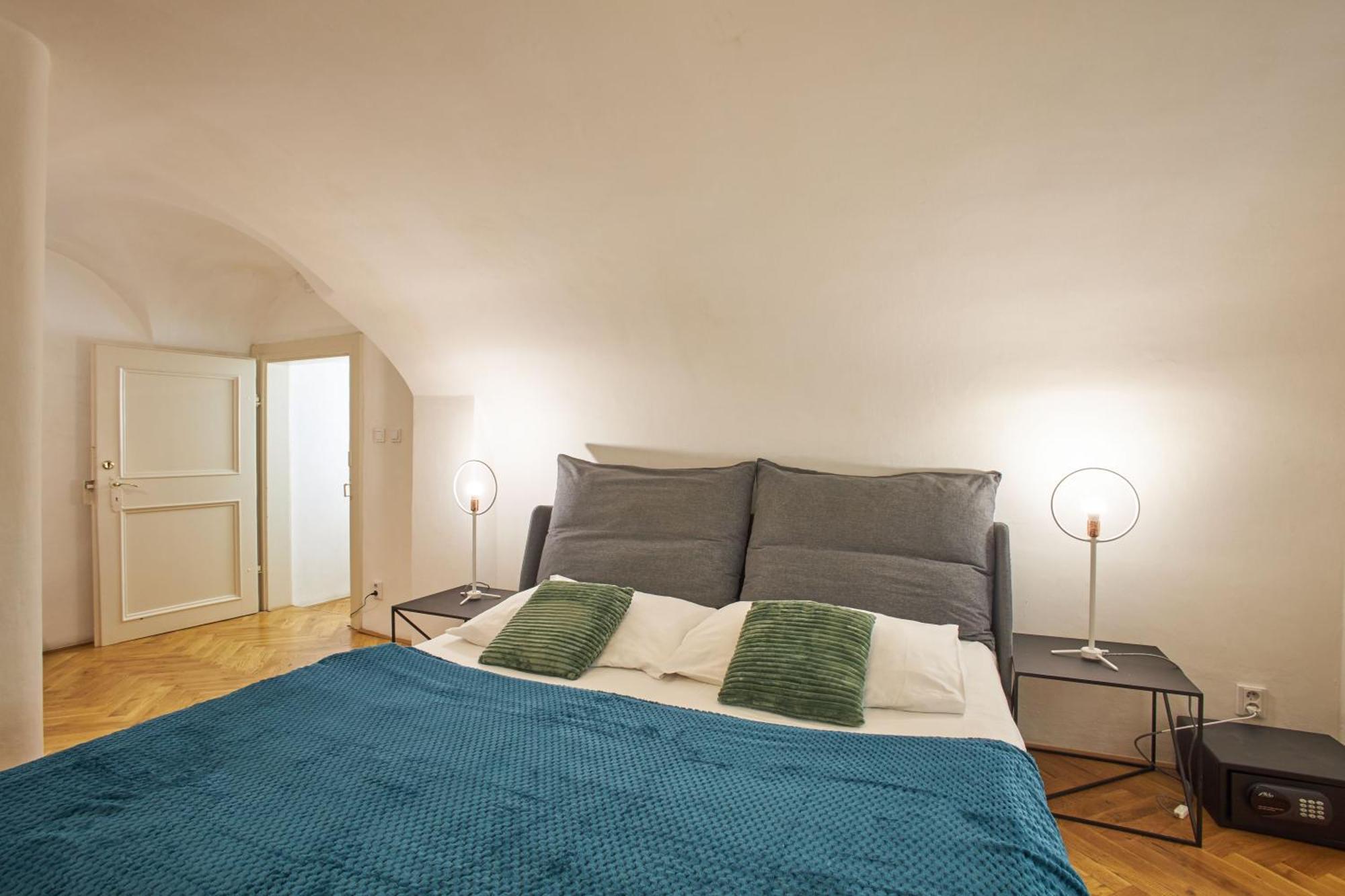 Lazenska N4 Lejlighedshotel 4*