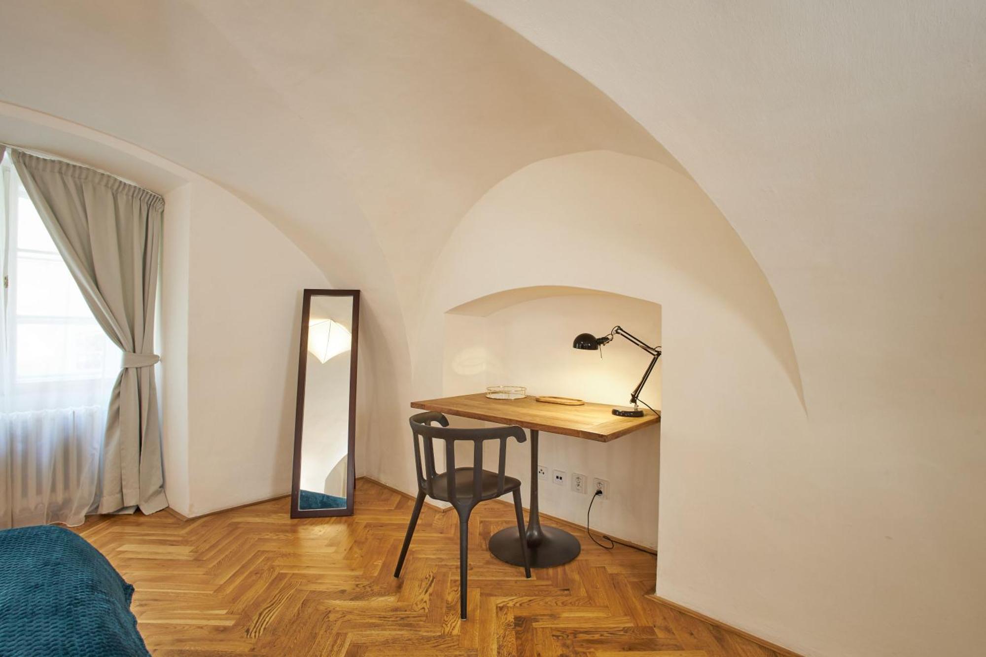 Lazenska N4 Lejlighedshotel 4*