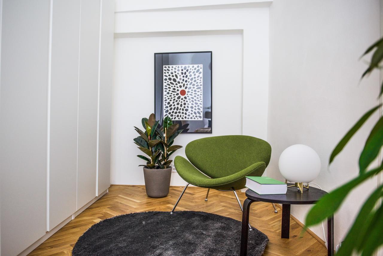 Lazenska N4 Lejlighedshotel 4*